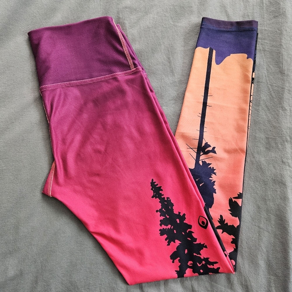 Inner Fire 6 full-length leggings made in Canada Yoga Pilates Hiking S